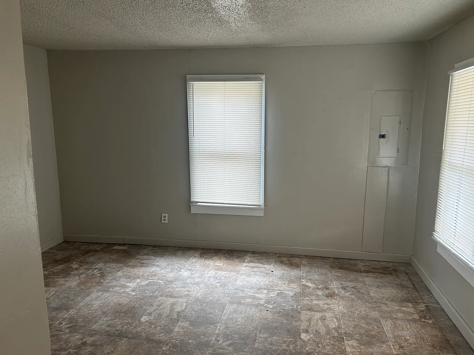 2 bed, 917 sqft, $780 — Photo 3