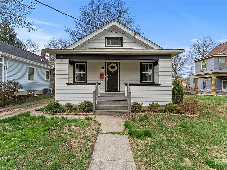 1st image of 221 Crescent Ave
