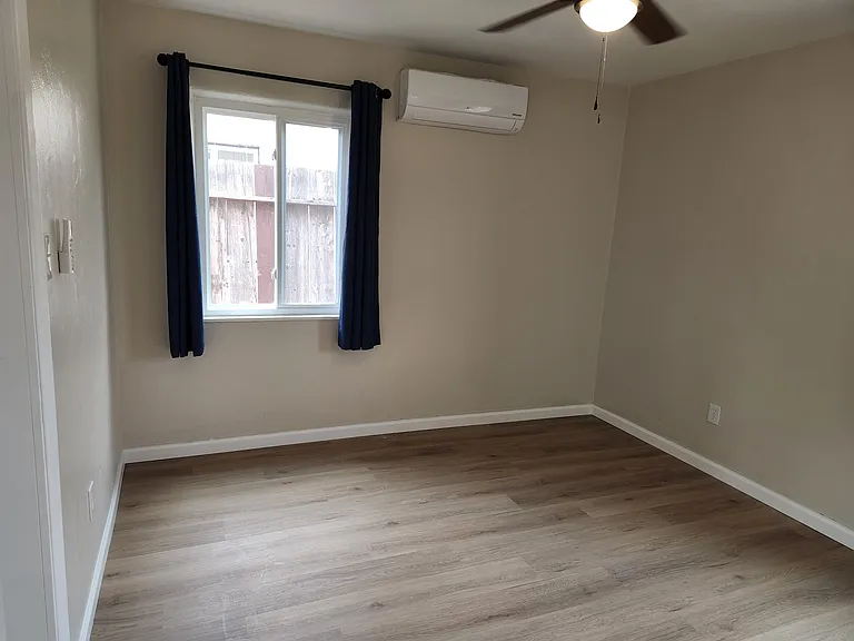 535 Cardenas Dr SE — Photo 8