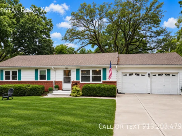 9420 Walmer St, Overland Park, KS 66212