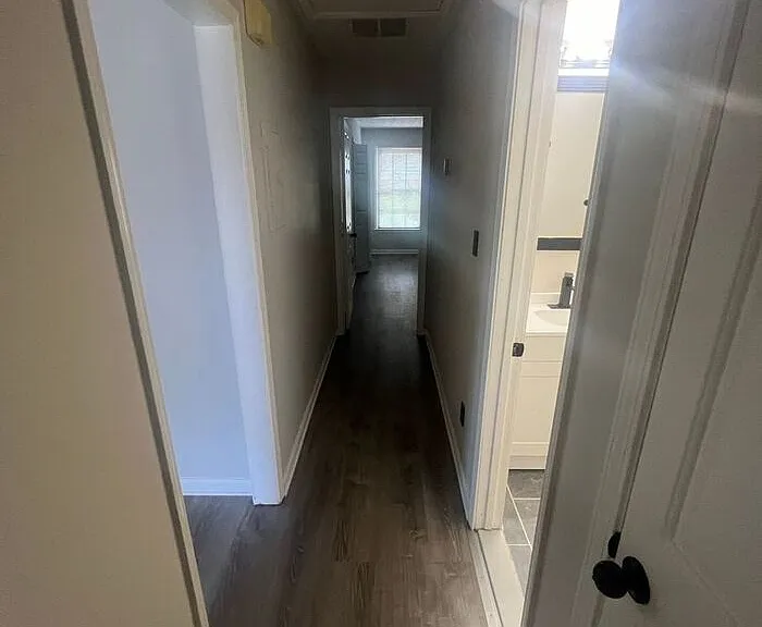 544 Charleston Ln — Photo 5