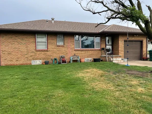 2219 Jackson St, Great Bend, KS 67530