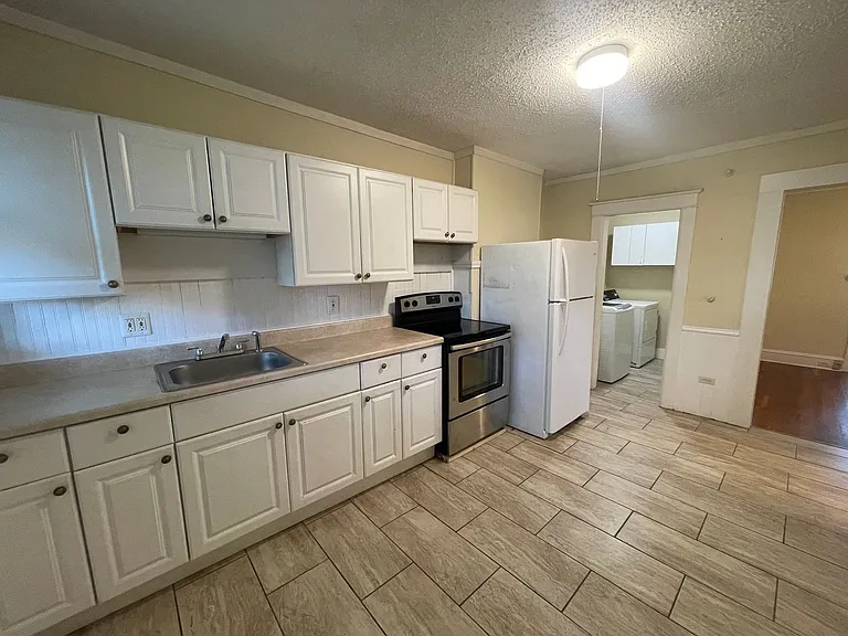 111 Benedict Rd — Photo 1