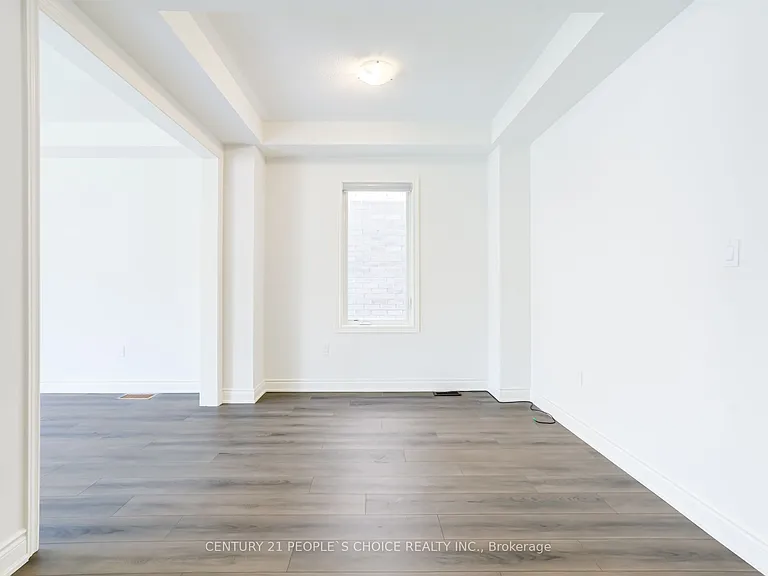 2237 Crystal Dr — Photo 8