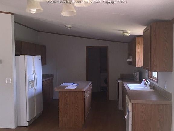 3rd image of 1878 Lakewood Dr