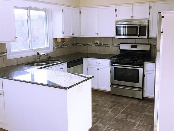 4th image of 5 Speckman Ct