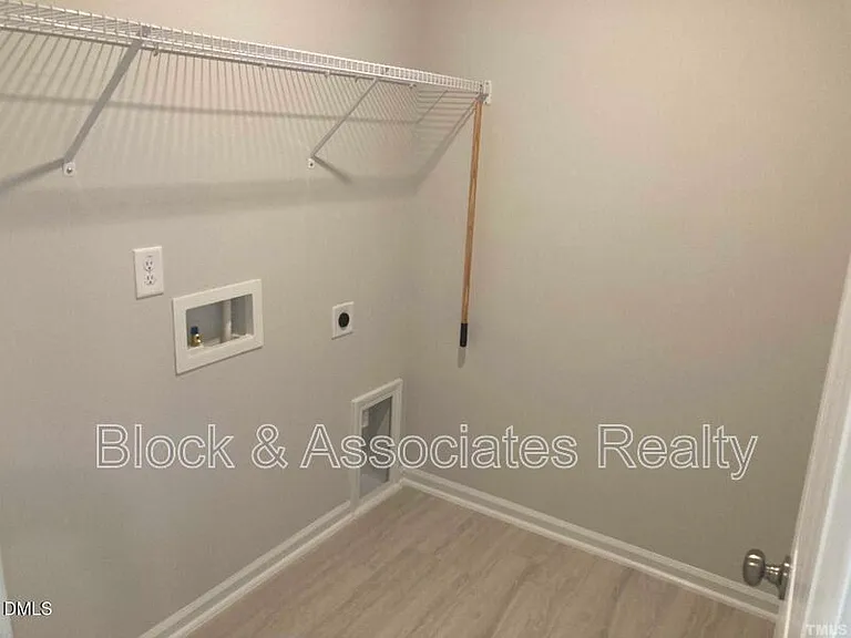 1823 Caen St — Photo 7