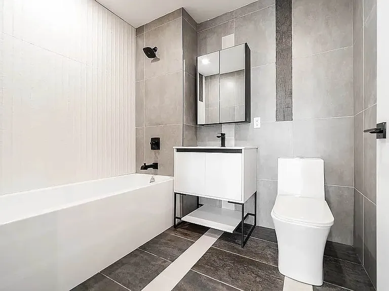 1242 New York Ave #2A — Photo 5
