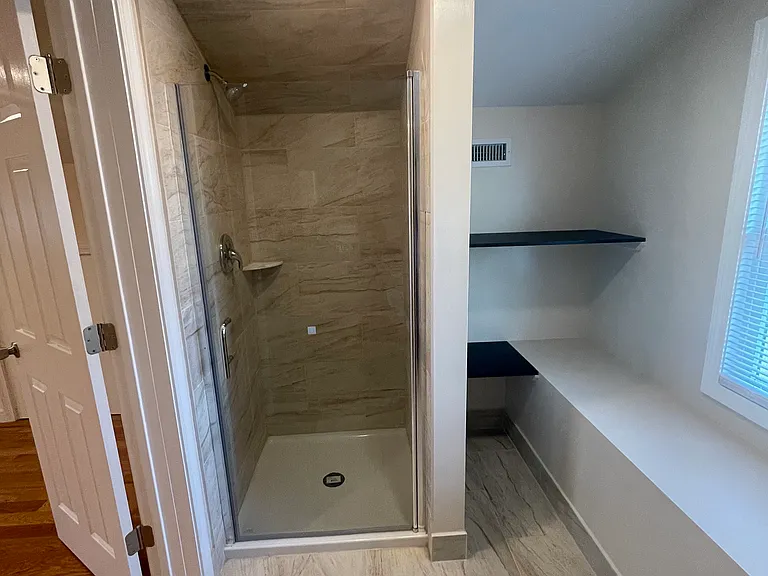 526 Chapel St #B — Photo 6