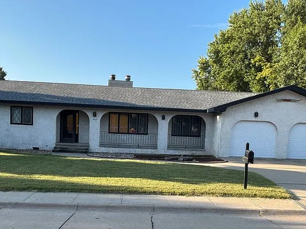1505 Coventry Ln, Grand Island, NE 68801