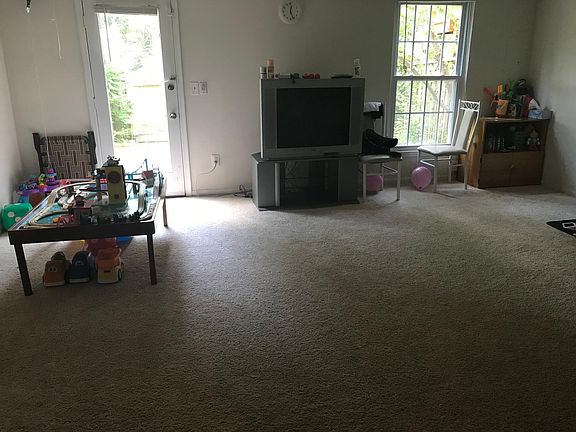 5th image of 6054 Buttercup Ct