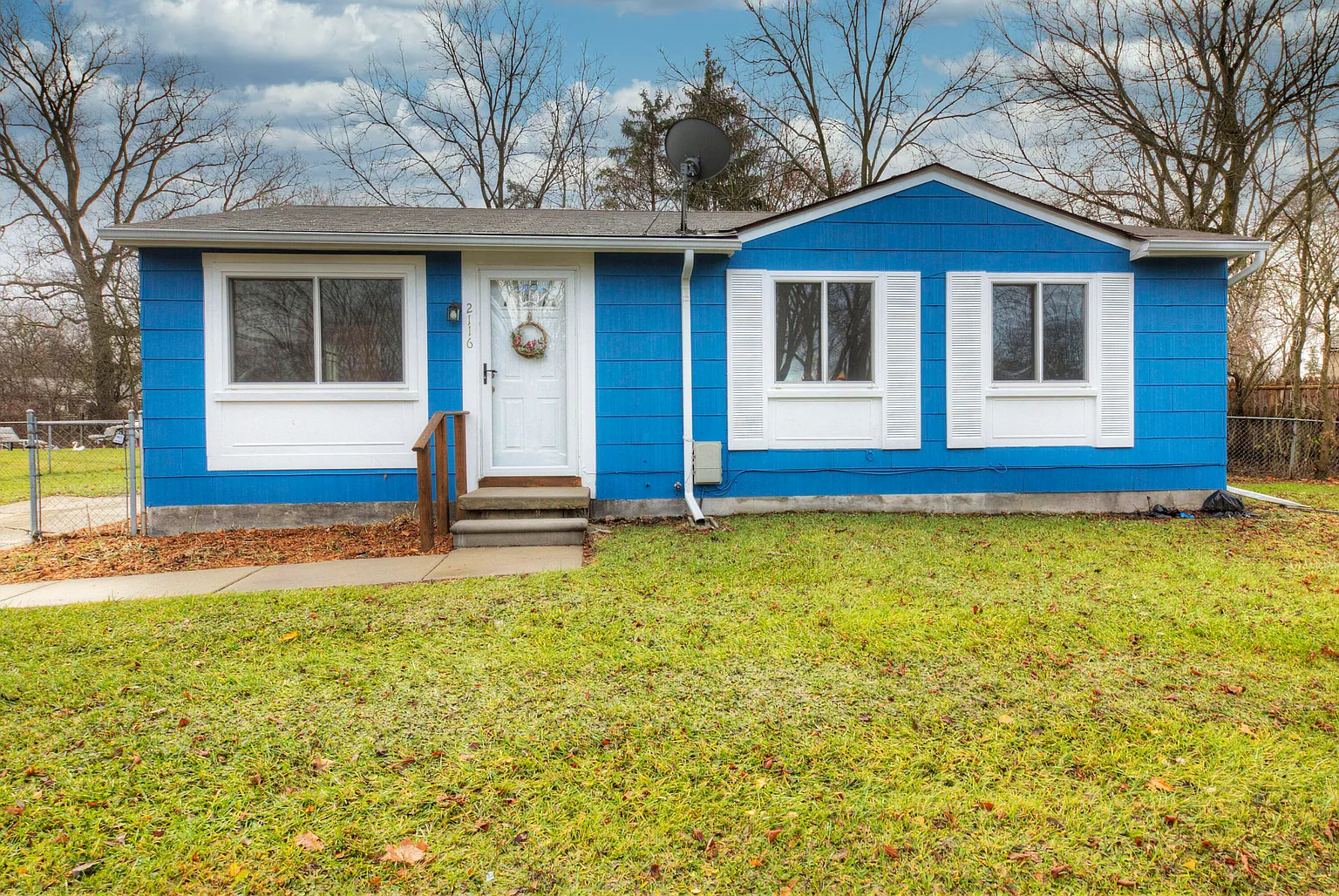 2116 Champagne Dr photo 1