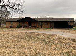 604 S 2nd St, Comanche, OK 73529