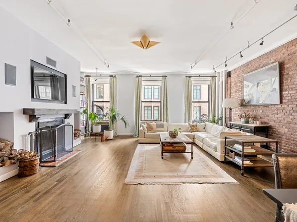 160 Chambers St APT 3, New York, NY 10007