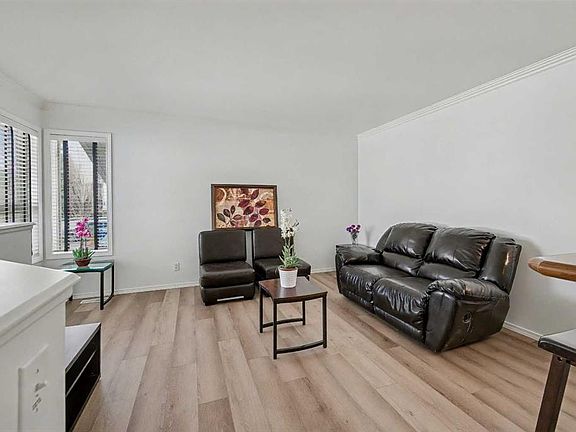 4th image of 1409 E Strathcona Way