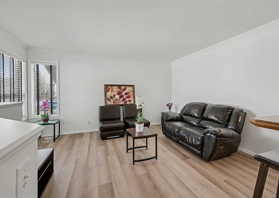 1st image of 1409 E Strathcona Way
