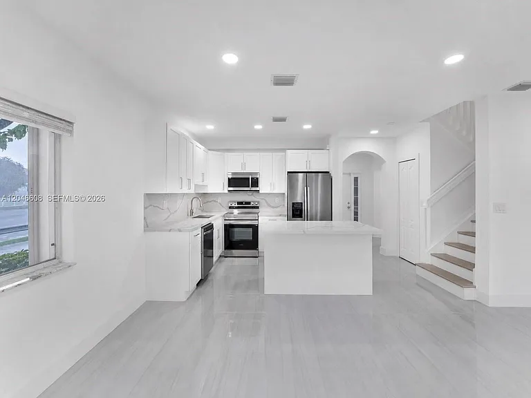 2802 SW 128th Way — Photo 25