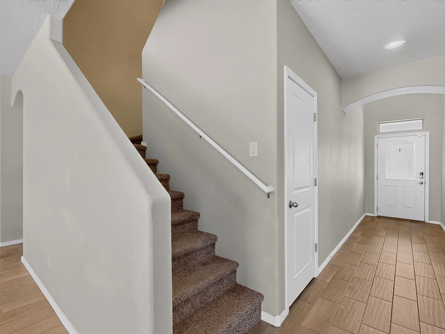 5 bed, 2917 sqft, $3,000 — Photo 3