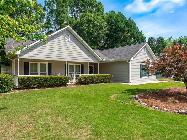130 Lacey Oak Ln, Loganville, GA 30052