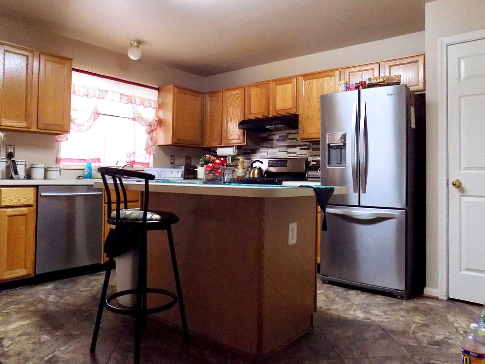 2nd image of 20 Kimberlys Ct
