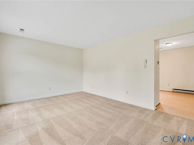 7432 Shire Pkwy — Photo 4