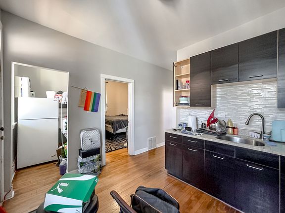 4th image of 4711 N Albany Ave #2