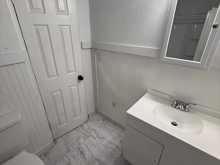 2304 Avenue D — Photo 12