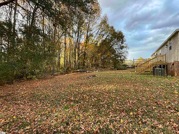 5th image of 162 Pleasant Cove Dr