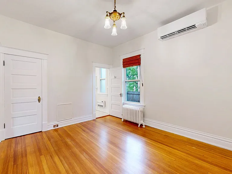685 S Grant St — Photo 10