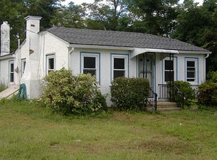 188 Namquid Dr, Warwick, RI 02888