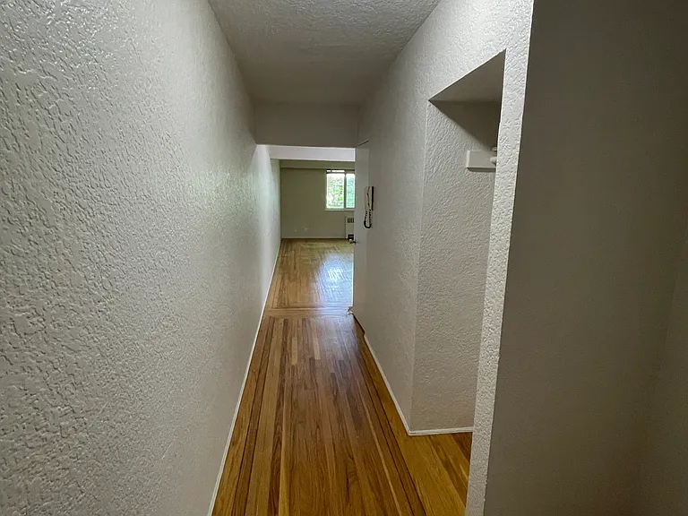 1926 Balsam St #302 — Photo 5