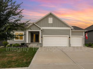 7430 NW Chambers Ct, Kansas City, MO 64152