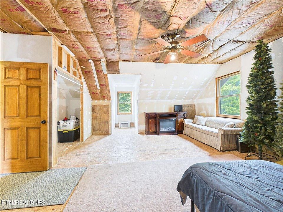40th image of 1457 Smithfield Rd