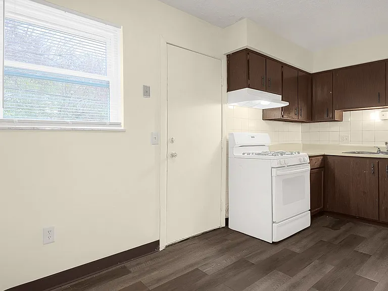 3042 Sandridge Ave #3042 — Photo 7