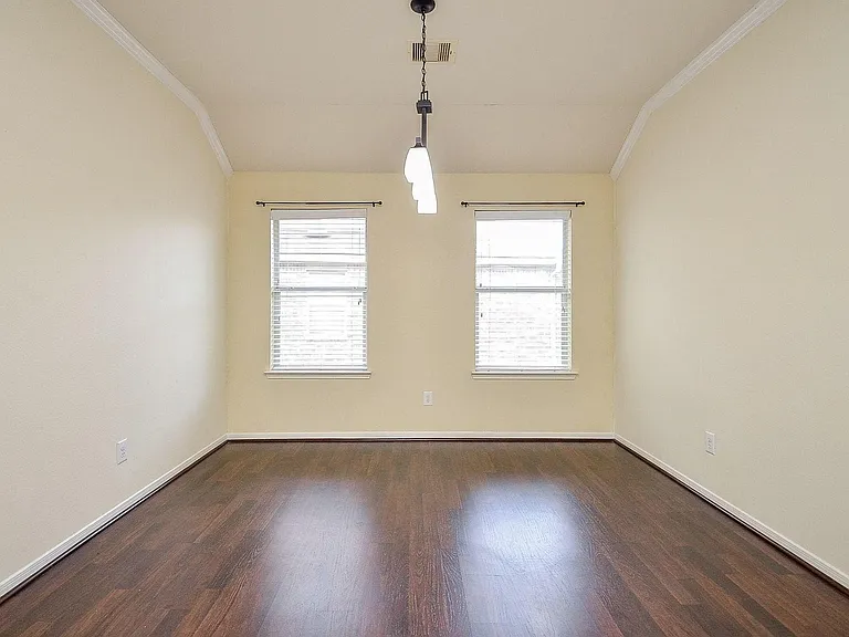 24718 Cobble Canyon Ln — Photo 3