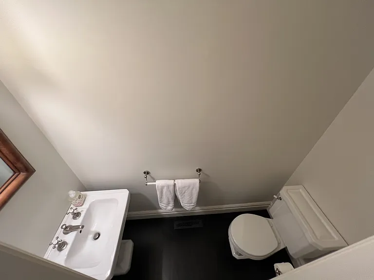 33 Christopher St — Photo 36