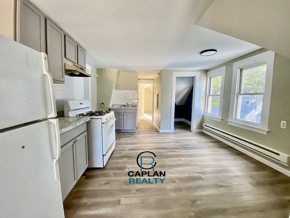 2nd image of 48 Elliott St #3