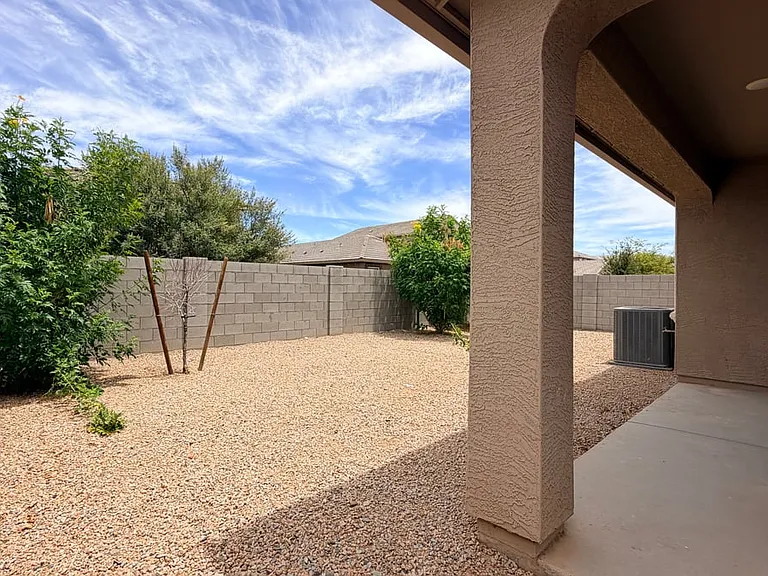 35420 W San Alvarez Ave — Photo 24
