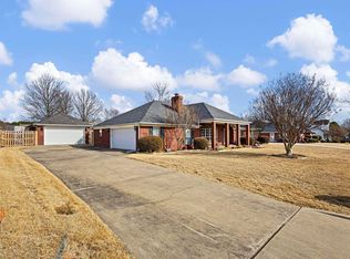 2310 W 7th St, Russellville, AR 72801