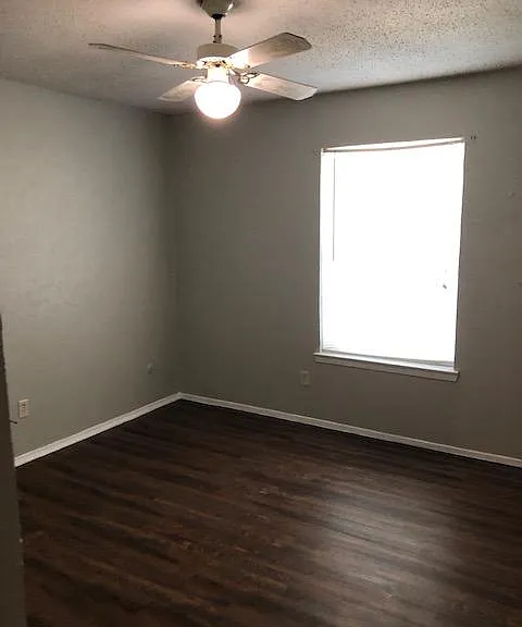2103 Westwood Dr — Photo 9