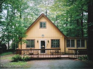 6485 Red Cliff Dr, Tobyhanna, PA 18466
