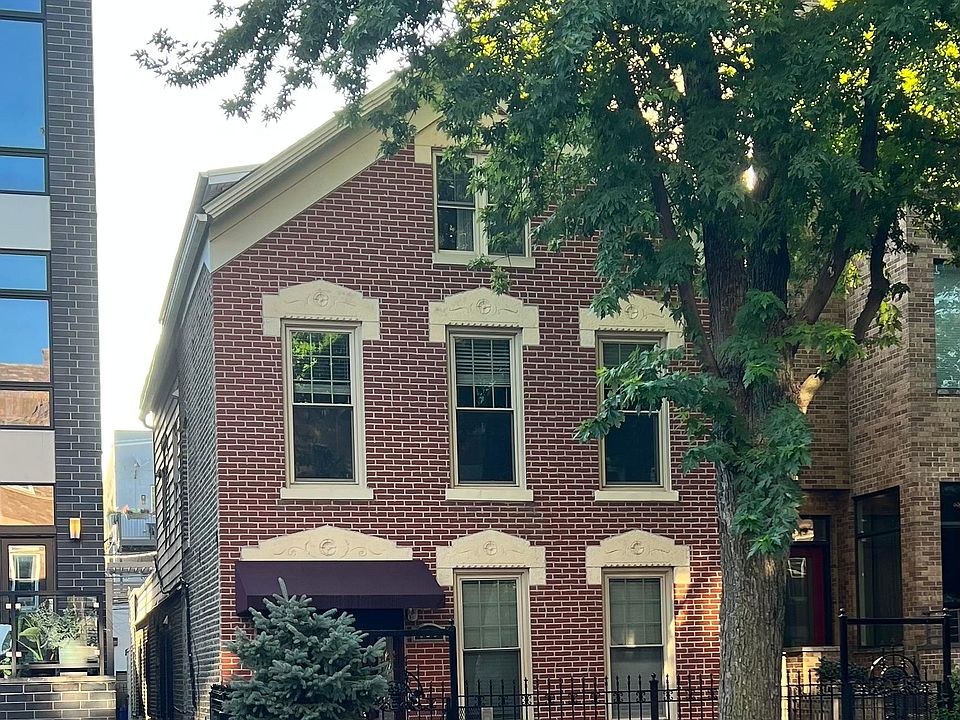 1st image of 825 N Hermitage Ave Floor 1