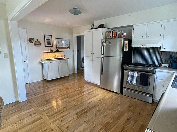5th image of 2632 N Skyline Dr