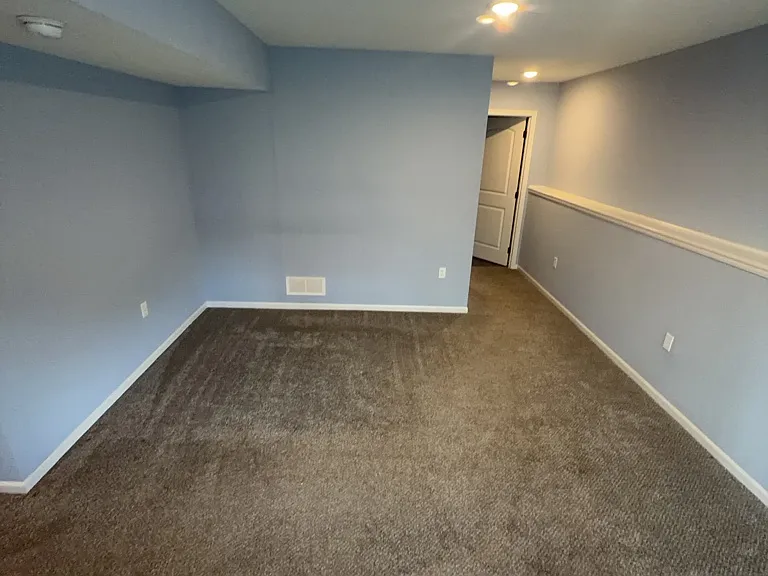 112 S McGee St — Photo 18