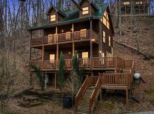 1234 Lakeview Dr, Sevierville, TN 37876