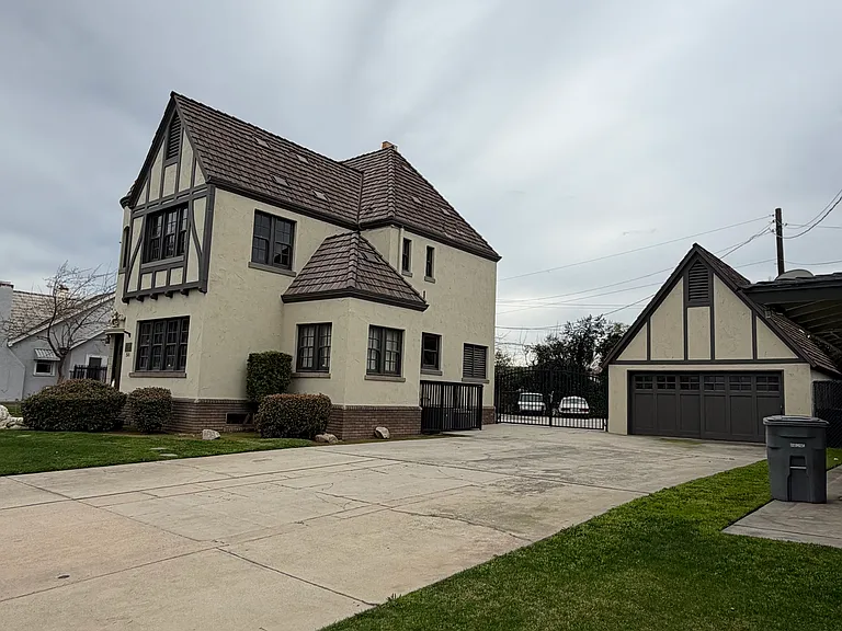 1520 E Olive Ave — Photo 2