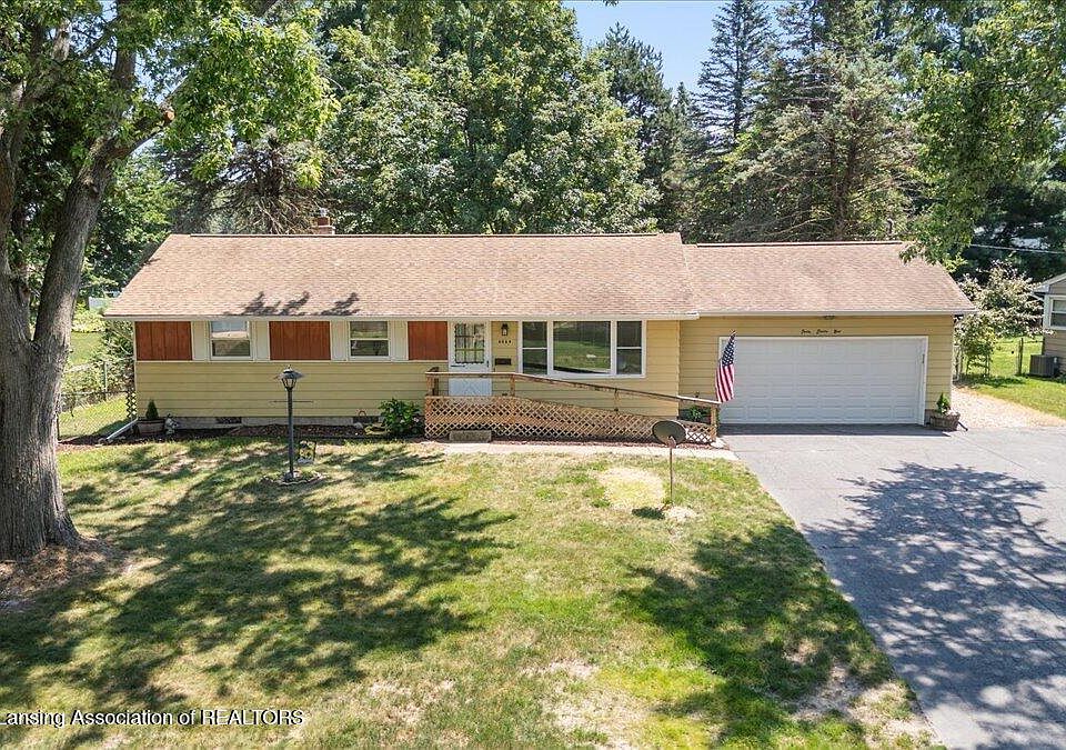 1st image of 4089 N Pine Dell Dr