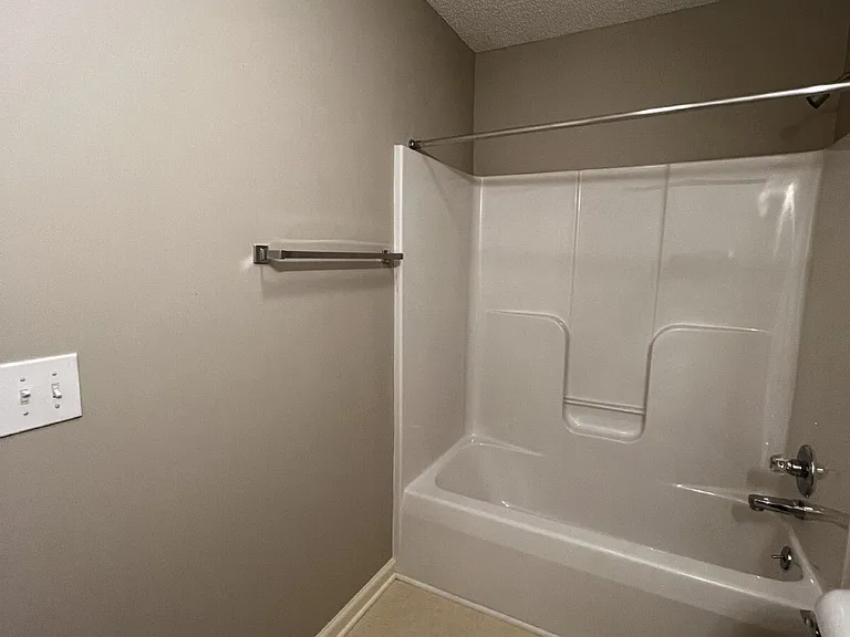 3427 Poplar Hl — Photo 14