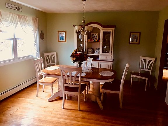 Formal dining room