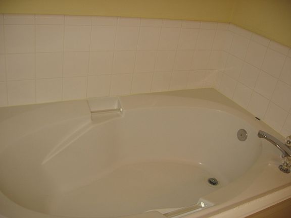 4th image of 8206 Charrington Forest Blvd